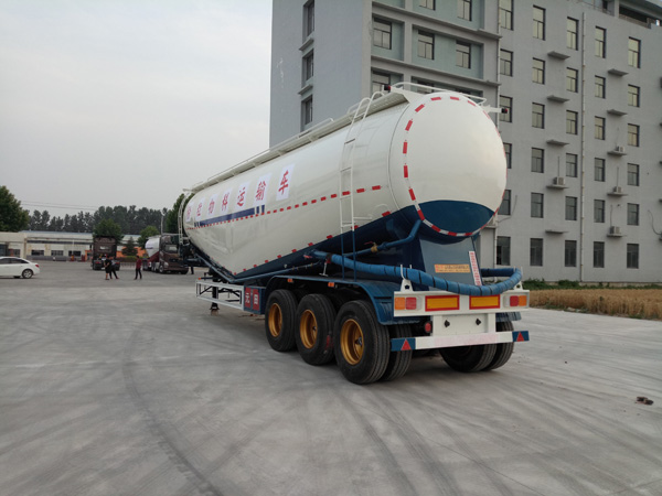 粉粒物料運輸半掛車